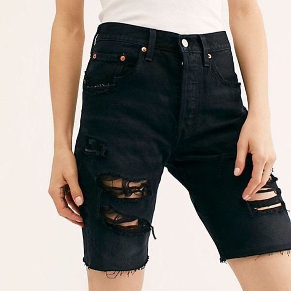 NWT Levi's Black Distressed Biker Slouch Short - Picture 11 of 11